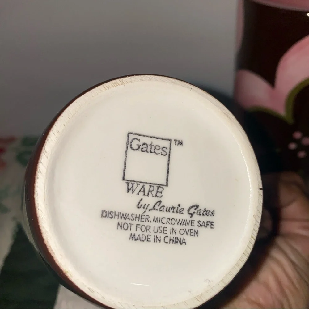 Gates Ware by Laurie Gates set of 2 mugs‎ brown & pink large